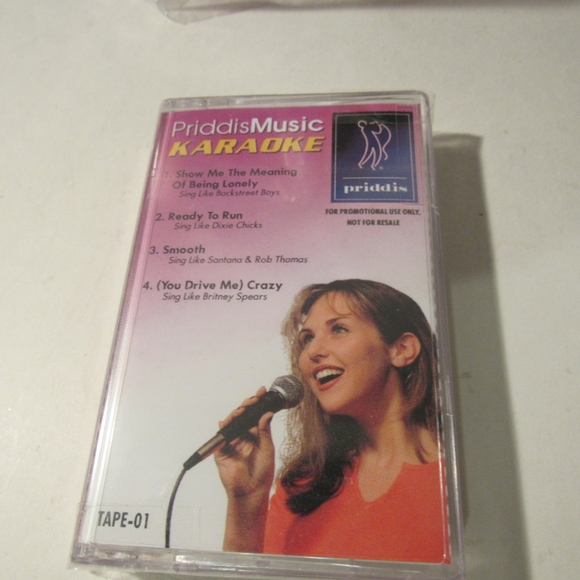 GPX Karaoke Party Machine, AM-FM Radio, Cassette Recorder, Microphone, RN: C1007 - Picture 9 of 16